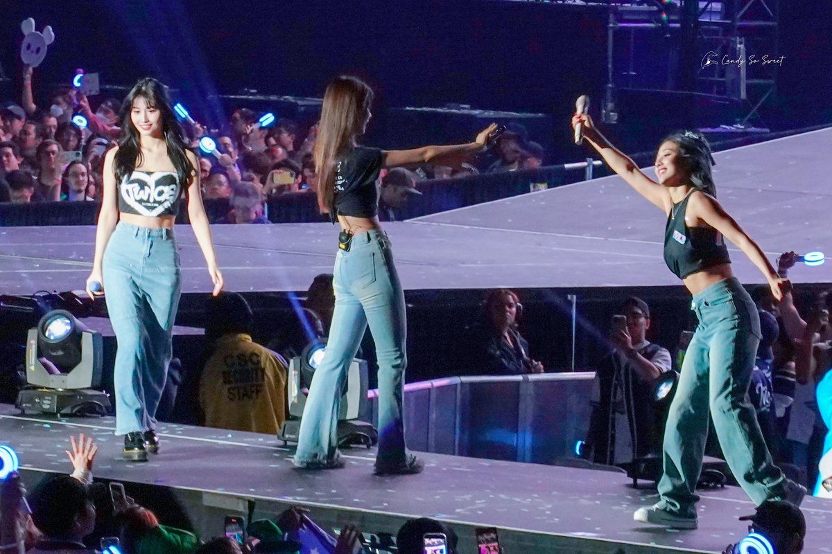 230610 TWICE RTB Sofi 

#TWICE #트와이스 #READYTOBE 
#TWICE_5TH_WORLD_TOUR 
#TWICE_5TH_WORLD_TOUR_IN_LA 
#정연 #Jeongyeon #모모 #Momo
#지효 #JIHYO #나연 #NAYEON