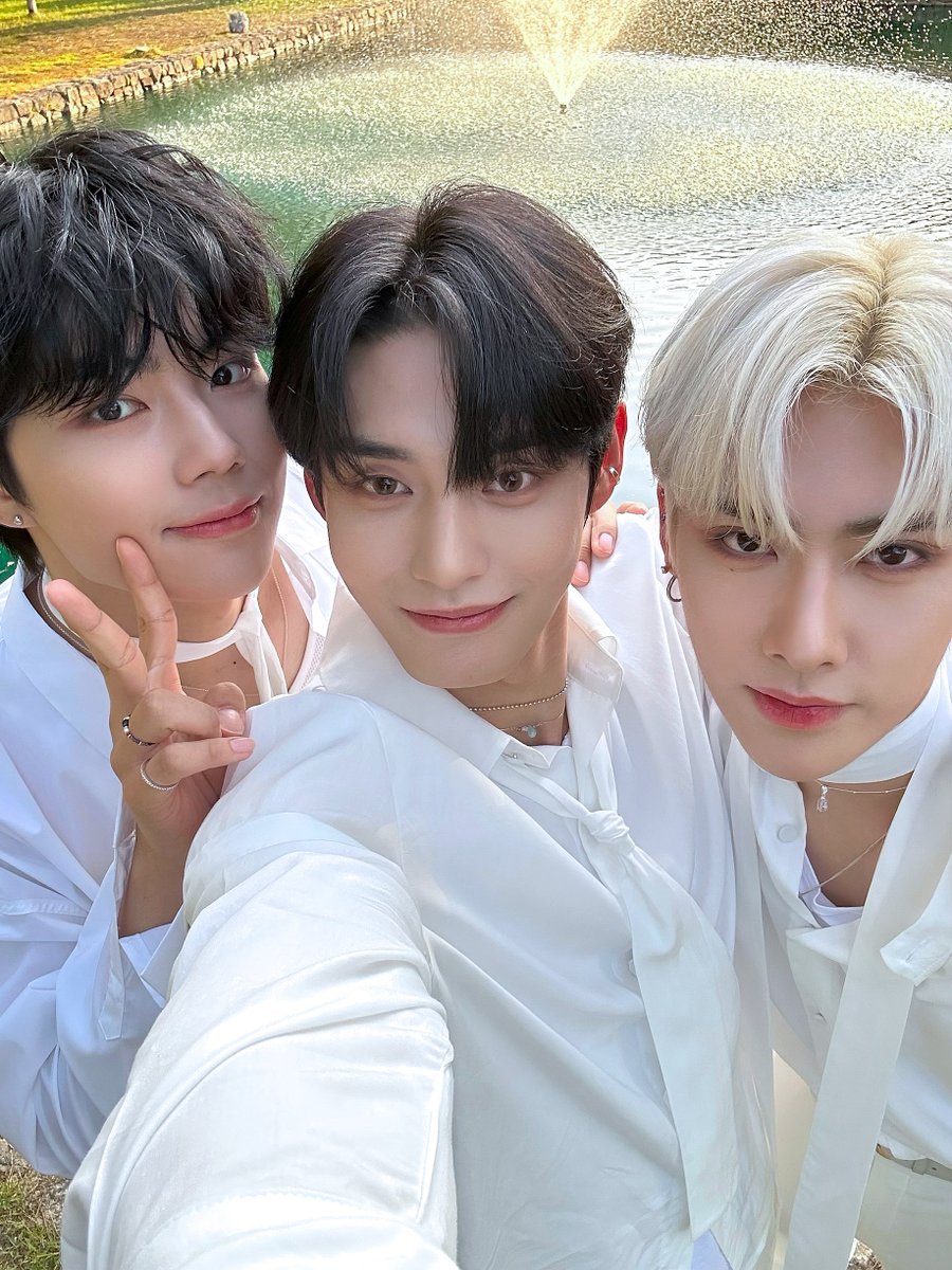 ZB1_official's tweet image. _📷
'Back to ZEROBASE' Film! #KIMJIWOONG #RICKY #PARKGUNWOOK 🌹

The 1st Mini Album
[𝐘𝐎𝐔𝐓𝐇 𝐈𝐍 𝐓𝐇𝐄 𝐒𝐇𝐀𝐃𝐄]

2023.07.10 18:00 (KST)

#ZEROBASEONE #ZB1
#제로베이스원 #YOUTHINTHESHADE #BacktoZEROBASE
#김지웅 #리키 #박건욱