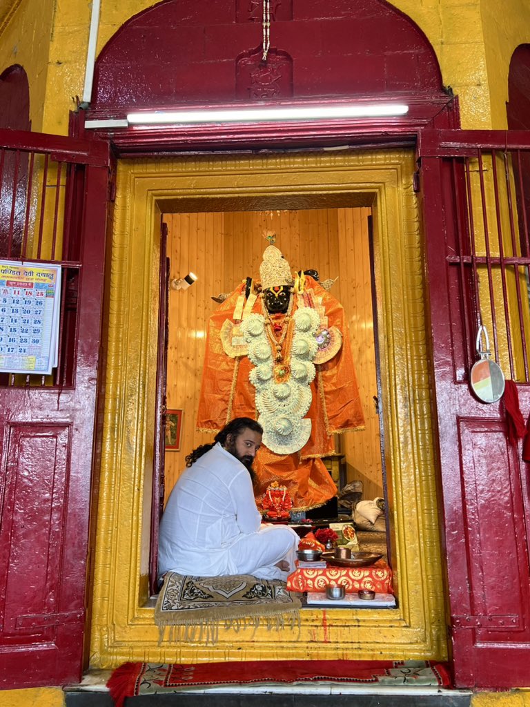 Jai Mahavir! 🙏🏻💐
The most popular Hanuman Ji Mandir of Srinagar #Throwback