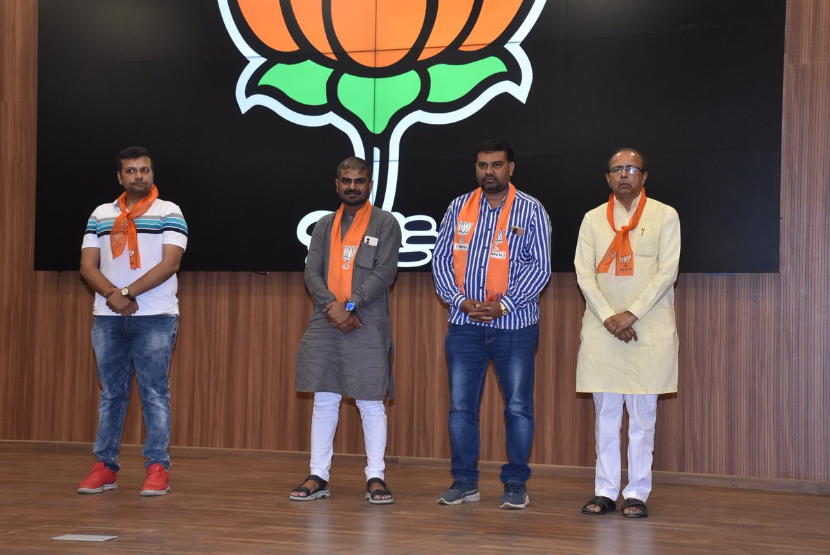 VijaybhaiKorat's tweet photo. રાજકોટ શહેર માં આવતી વિધાનસભા ની ચાર બેઠકો ના પ્રવાસી કાર્યકર્તાઓનો પરિચય. @KisanMorchaBJP @BJP4Gujarat @CRPaatil @ratnakar273 @doshimukes @HiteshPatelGuj @Hirenhirpara987 @sardarchaudhri @VinodChavdaBJP @pradipsinhbjp @drbharatboghara @gauravruparelia @cpsarviya @Ashvinvekaria https://t.co/CJPBwQcOsv