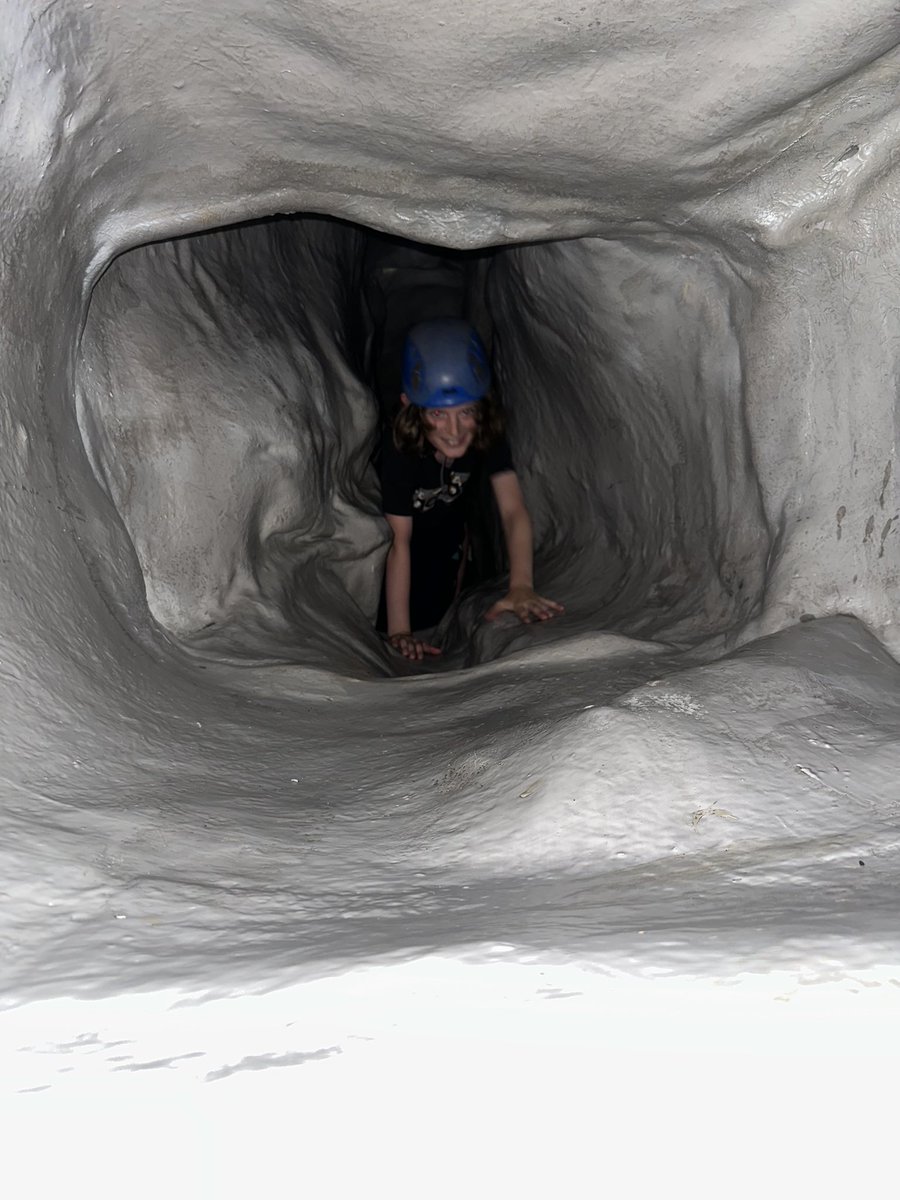 Year6_BroadOak's tweet photo. Indoor climbing #HothersallLodge https://t.co/Mki6C0nXUZ