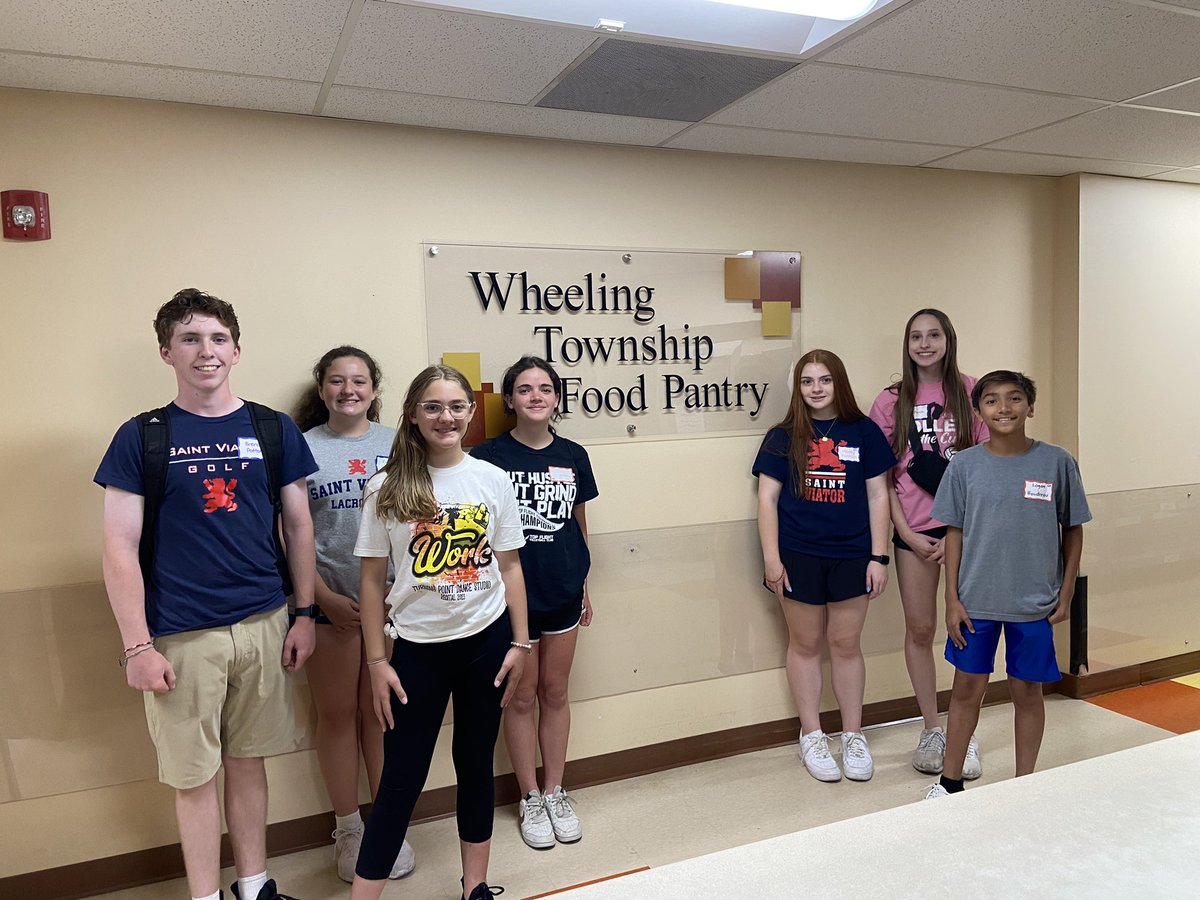 SVHSFutureLion's tweet image. Shelves are fully stacked @WheelingTwsp food pantry! 
@service_song 
#svhssns2023
#group5