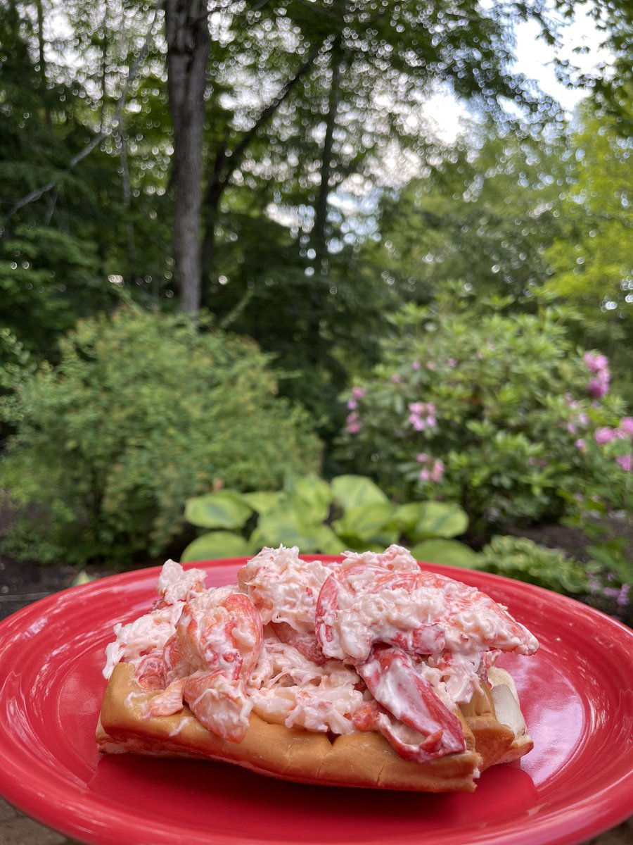 jclmorgan's tweet photo. Maine summer mode.
#mefood #mewx https://t.co/5uvwoN8F7I