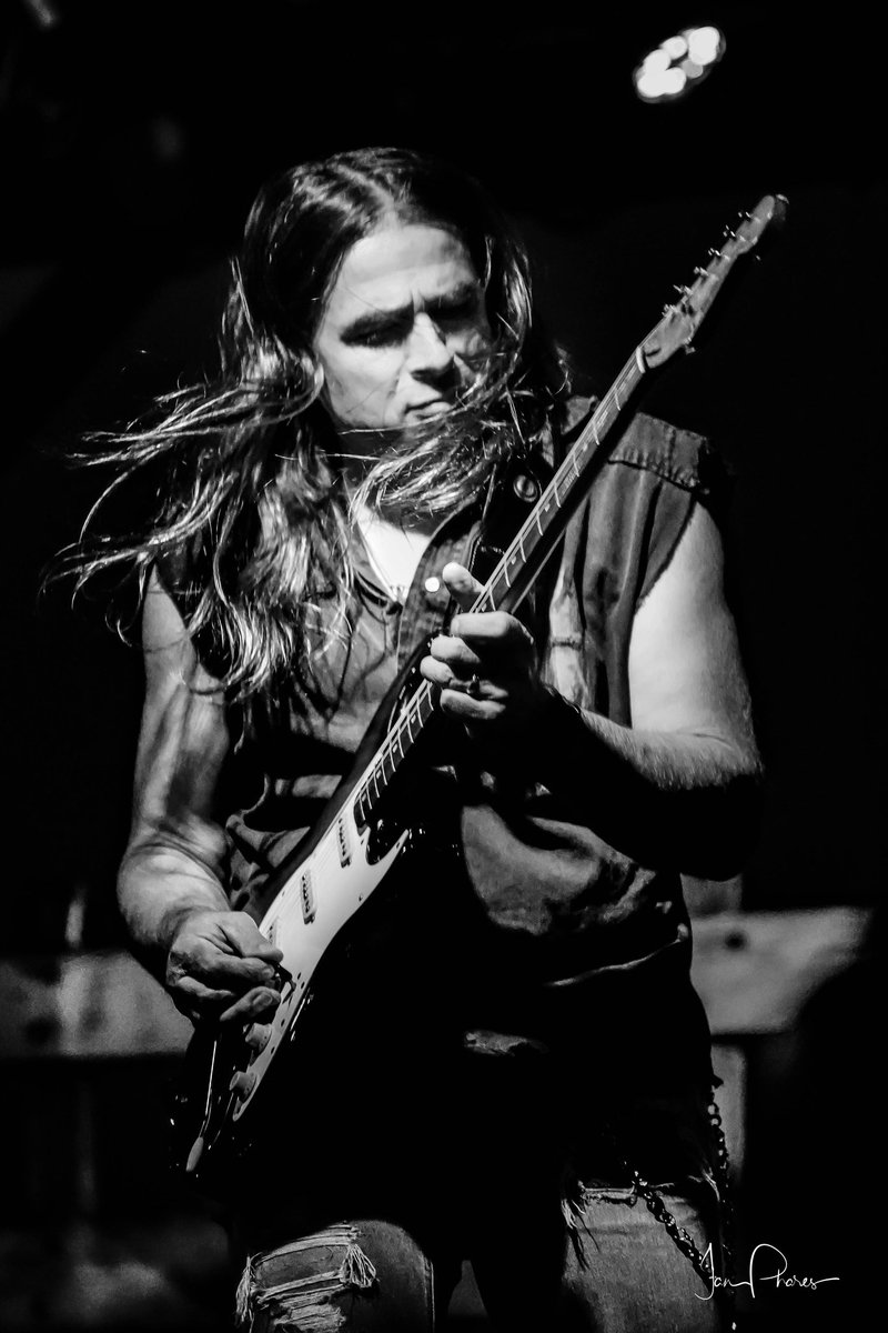 TripTheWire2020's tweet photo. Photo by Ian Phares #tripthewireband #NWOTHM #guitarsolosfordays https://t.co/hSLcrTWSom https://t.co/O0sBr1LN37