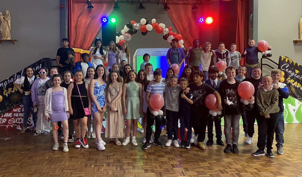 Leavers 2023 enjoying their party!😀@CorpusChristi_K