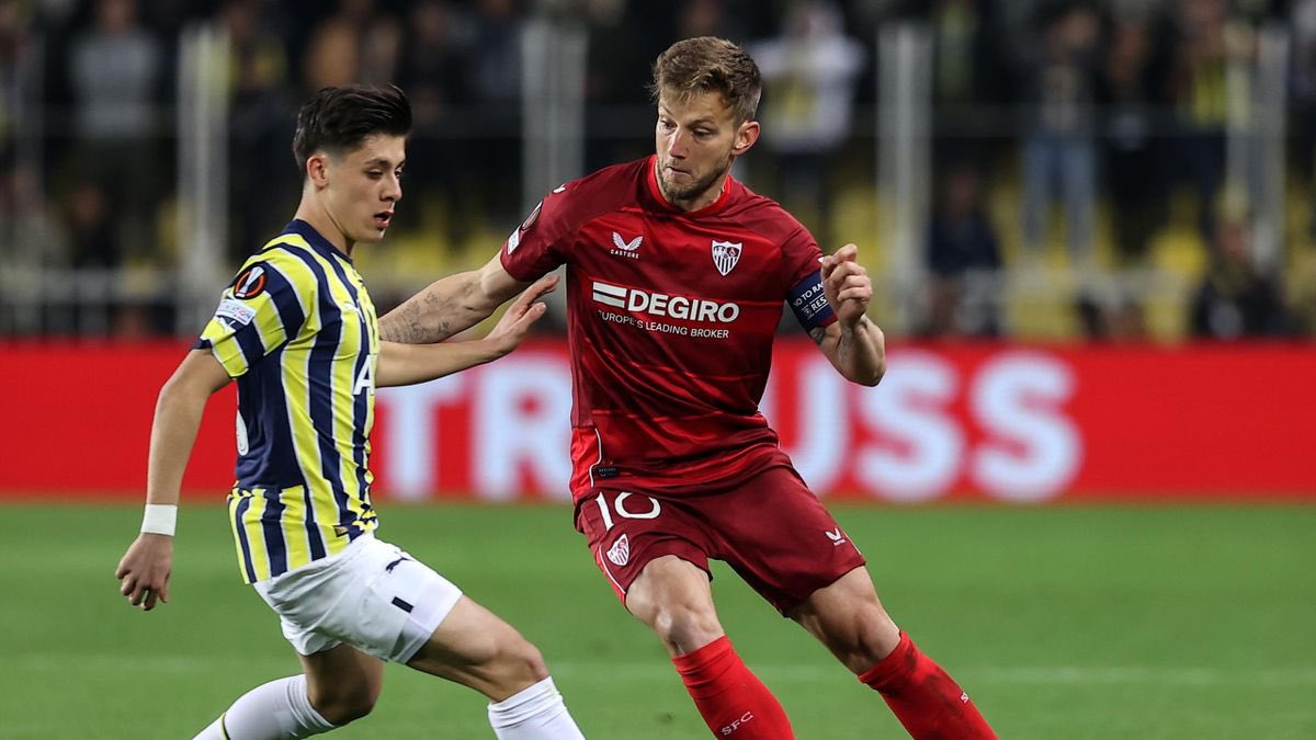 McarlitosC's tweet photo. 🚨 Ojo a las palabras de Arda Güler tras el encuentro con su selección 🇹🇷💣💥

🎙️: “Eski dillere, 14 Ekim'de bir illüzyonun doğduğunu söylüyorsunuz.” 🔥 

Guiño al Sevilla? 🤔 https://t.co/dXjpq5KNGe