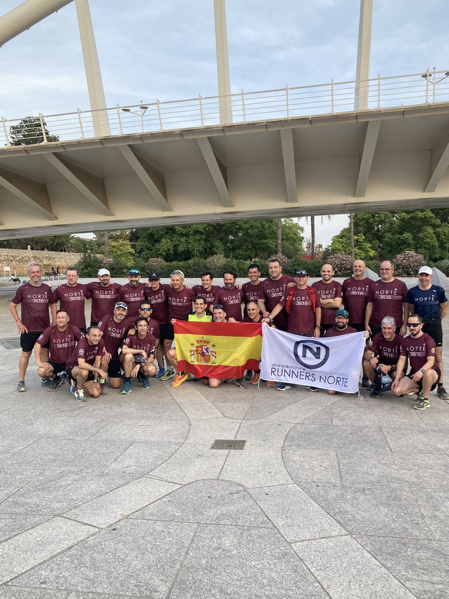 Runners_Norte's tweet photo. Hoy hemos tenido la oportunidad de realizar nuestro particular homenaje a nuestro amigo #JulioCano . Nos ha acompañado su familia y los compis de @RedolatTeam que estuvieron junto a él en los primeros momentos #SomosNorte #RunnersNorte #Julito #MasQueCorrer https://t.co/tyXfQgvL5a