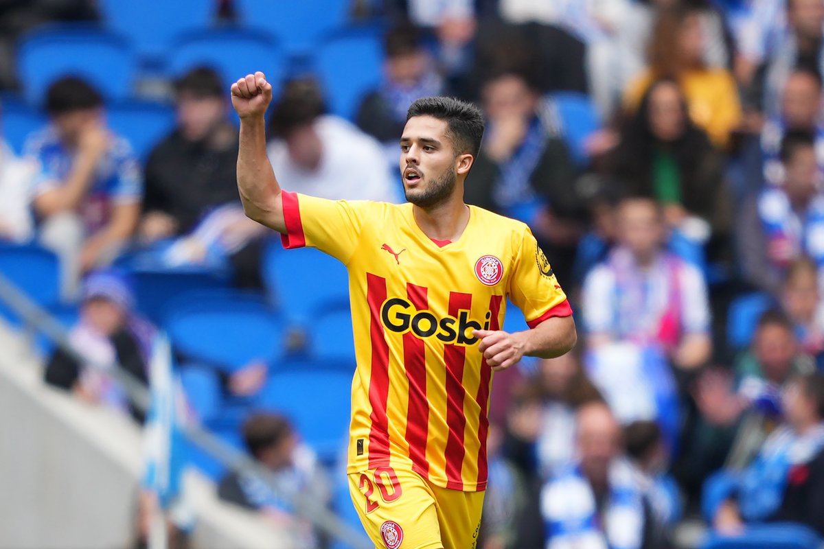 FabrizioRomano's tweet photo. City Group, looking for the best solution for Yann Couto after spending last year at Girona. 🔵🇧🇷 #MCFC @SkySport 

Serie A side Bologna is interested in Yann Couto as option for new fullback, talks will take place soon but there are also other clubs in the race. https://t.co/egEIyiJfVw