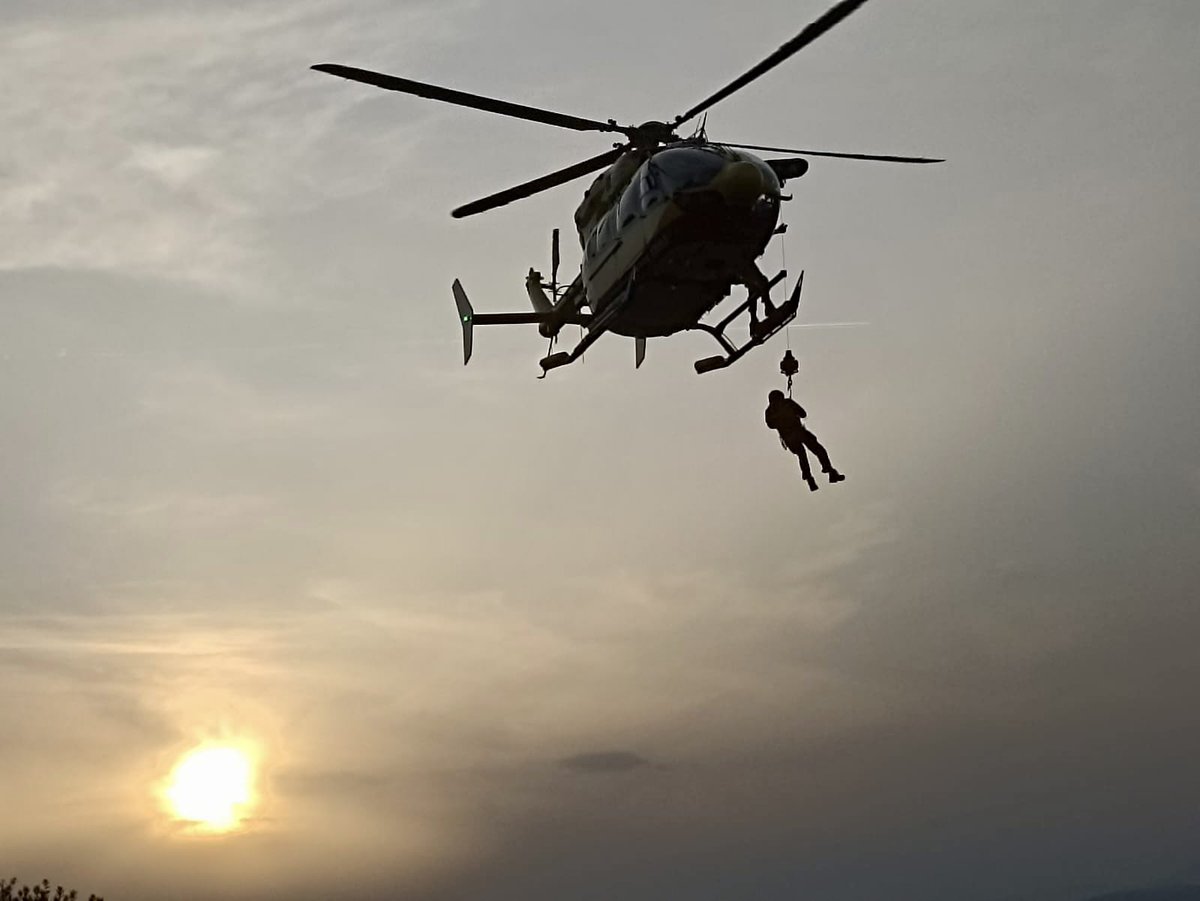 apsssm83's tweet photo. Les équipes médicales médecins et infirmiers @SDIS83 armant le #dragon83 ont participé à 3 journées de formation de maintien des acquis avant de débuter la saison. https://t.co/kcSK6ynKzp