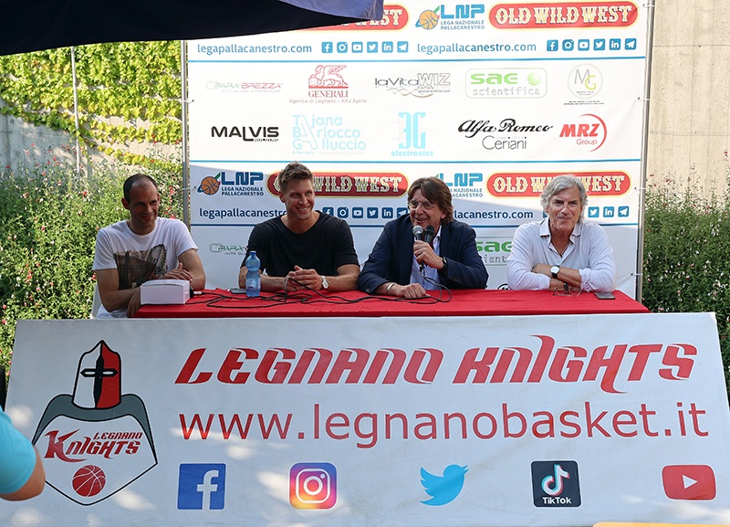Nella conferenza stampa di fine anno, la presentazione di Raivio e la conferma di capitan <a href="/casini_marcos/">juan marcos casini</a> 
Qui le foto della conferenza stampa e l'articolo

legnanobasket.it/pagina.aspx?id…