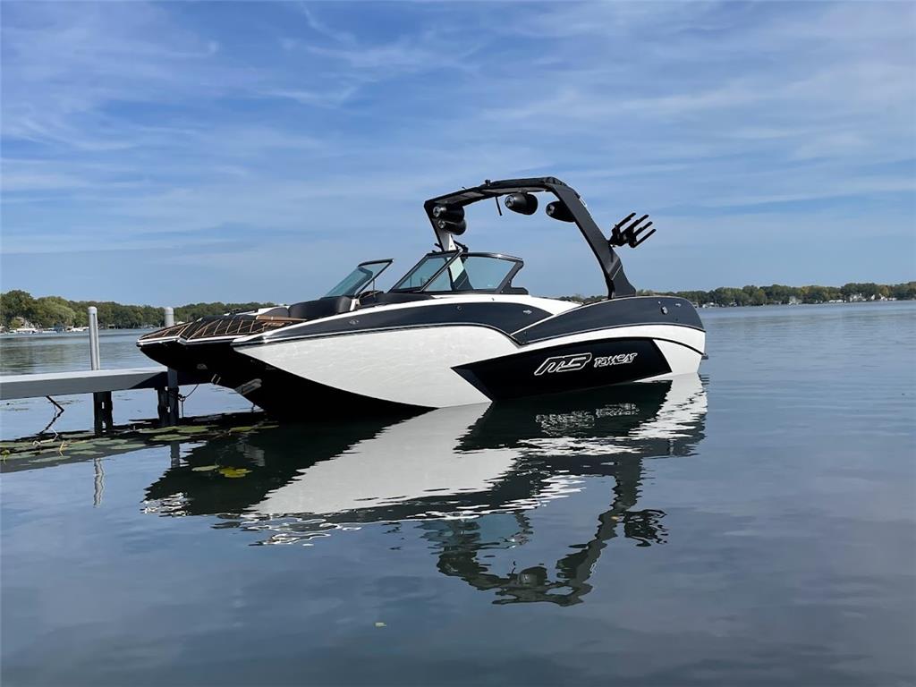 Check out the new and demo MB Sports models at The Edge in Portage, MI. Get a hold of my buddy Korey up there and he will hook you up with amazing service.  F22, B52 23 &amp; 25 Alphas all ready to go!  onlyinboards.com/MemberArea/Dea… <a href="/theedgeinc/">The Edge inc.</a> @theedgeinc1 #mbsports #alpha