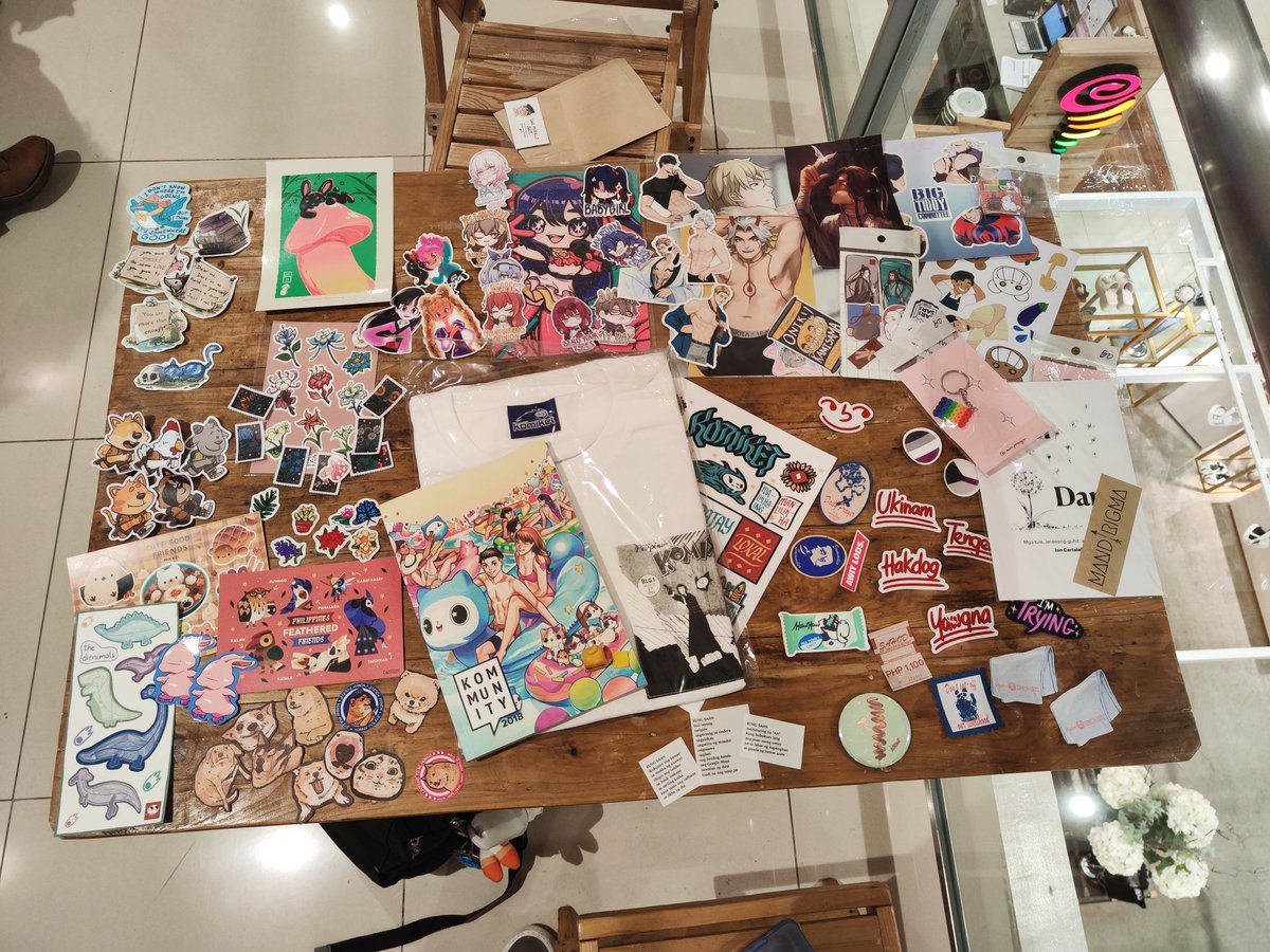 camuscomprix_'s tweet photo. #KomiketPride 🏳️‍🌈 combined Haul with @dartenshi. The Best @KomiketPH so far 🙌. 

Went as School AU Xingqiu 🗡️🌊

(artist's tags in comment) https://t.co/lSOdBHlgRh