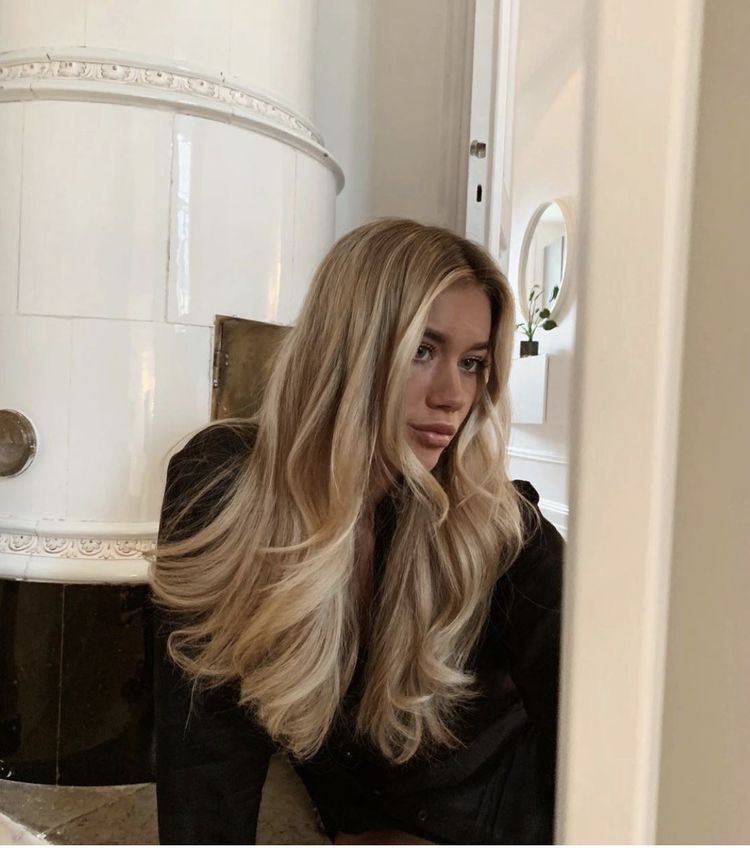 natali3levin's tweet photo. I think I might do this color of dirty blonde 🤔💕 https://t.co/Qm2tfjp8vk