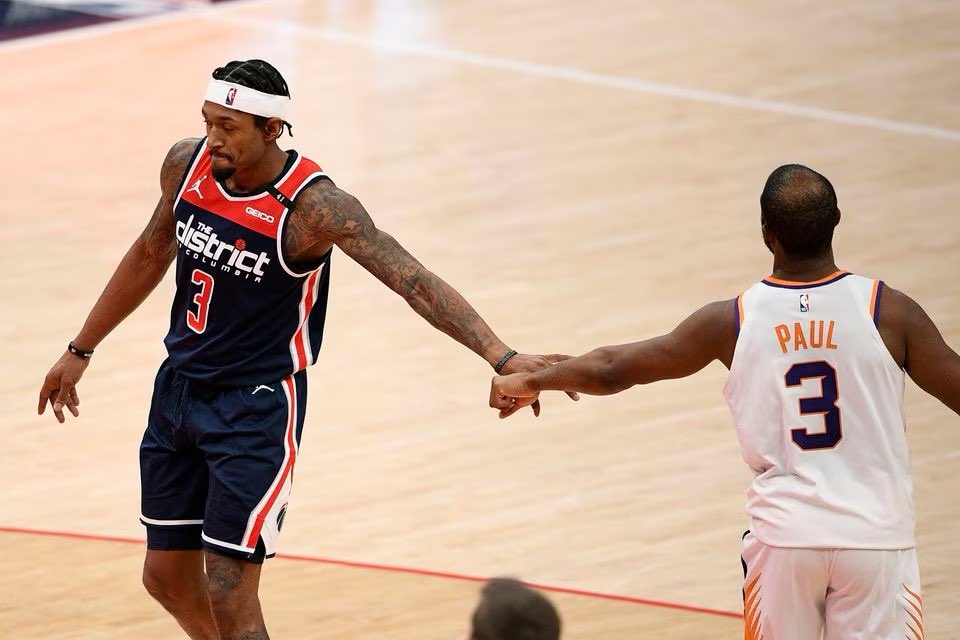 Wow! Are we going to see an other super team season with Bradley Beal, Devin Booker, and Kevin Durant?
#nba #basketball #paulforbeal #superteam #suns #wizards #washington #Phoenix #tradealert