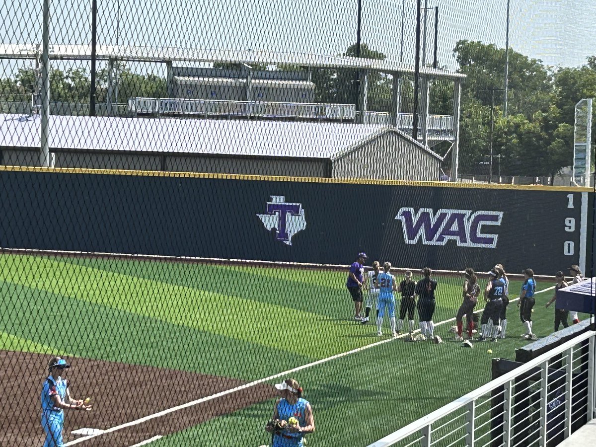 Allyson Zoch (@allyson399) on Twitter photo Tarletan softball Camp !
Had the opportunity to ball out with some 24’s,25’s and 26’s. This was a fun and exciting camp. Camp was cut a little short , but we still got in plenty of hard work. Thank you Coach Mark Cumpian , and the Texans players.
#BuzzWin
<a href="/Coach_Cump/">Mark Cumpian</a> Tarletan softball Camp !
Had the opportunity to ball out with some 24’s,25’s and 26’s. This was a fun and exciting camp. Camp was cut a little short , but we still got in plenty of hard work. Thank you Coach Mark Cumpian , and the Texans players.
#BuzzWin
<a href="/Coach_Cump/">Mark Cumpian</a>