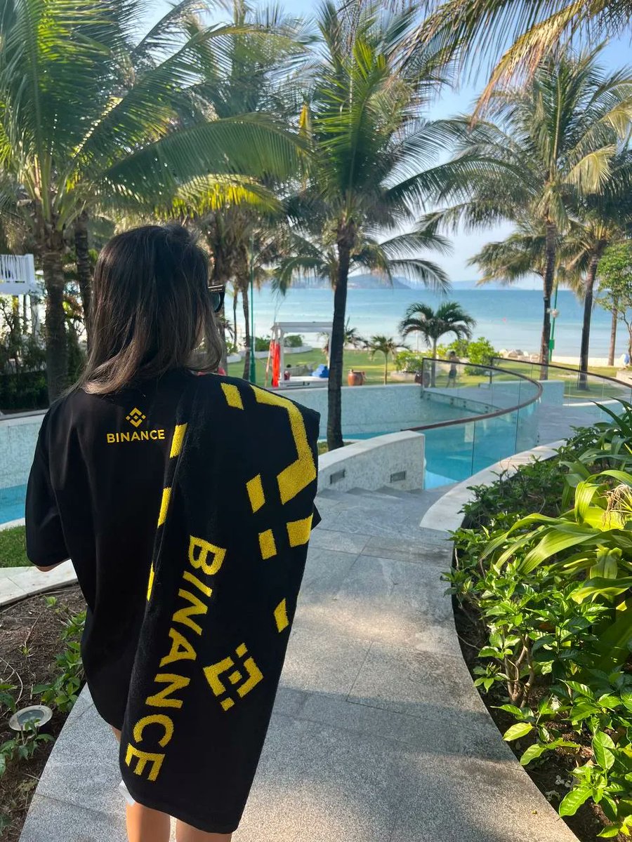 binance's tweet image. On my way to taking more pics of my #Binance merch.