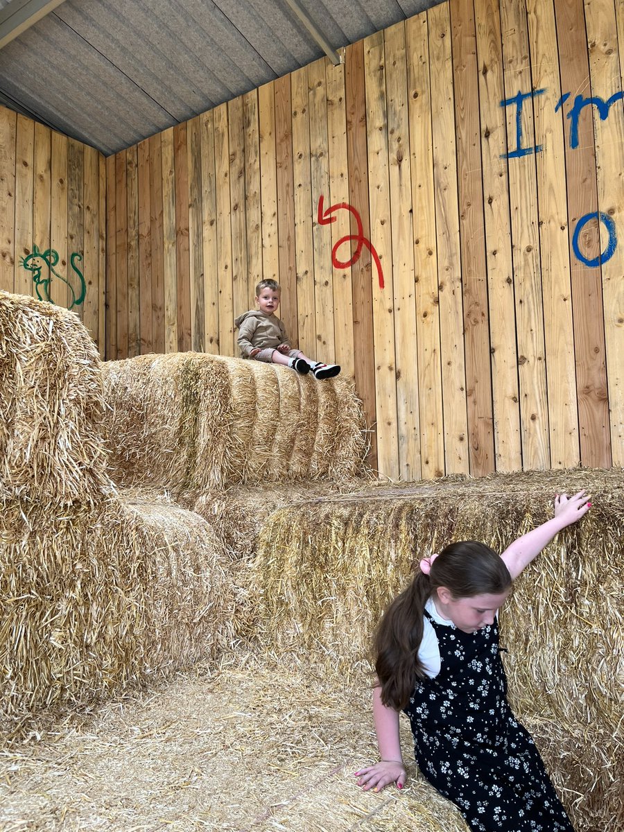 StaceyNeason's tweet photo. @OrbSHnurseries @sch_sacredbells @LawmuirPS @EarlyYearsNLC https://t.co/3xKRnmdWNq