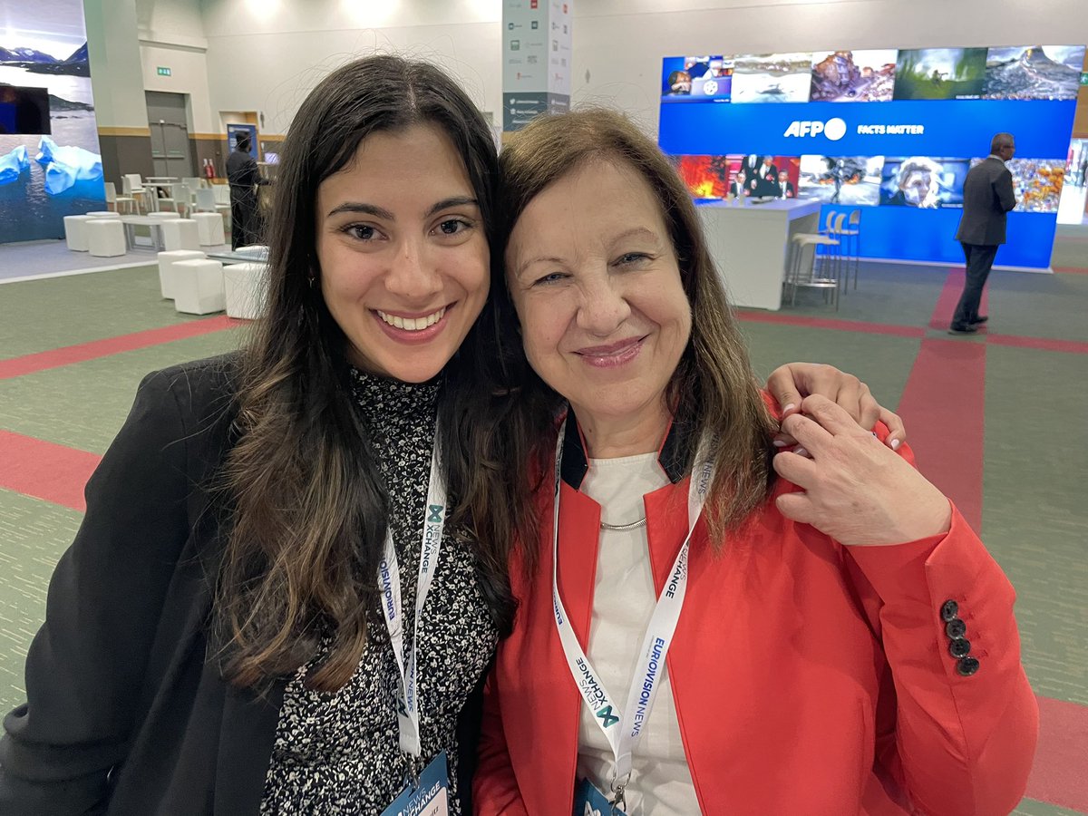 itz_aliya's tweet photo. Unforgettable experience meeting one of the journalists I respect the most and putting a face to the voice I grew up hearing on the radio @bbclysedoucet at #NewsXchange https://t.co/zJT7ILBIzW
