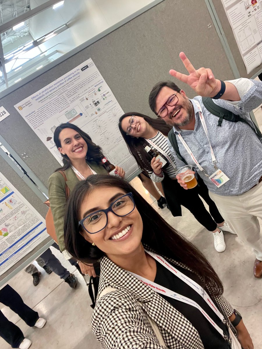 MJSantander97's tweet photo. Metcore team with our dearest @IanCastroGambo1 at the poster session #1 having some fun 🍻 #MetSoc2023 

@AnaLeon_Inga 
@mpcala 
@metcoreuniandes https://t.co/vnlI0kzxlh