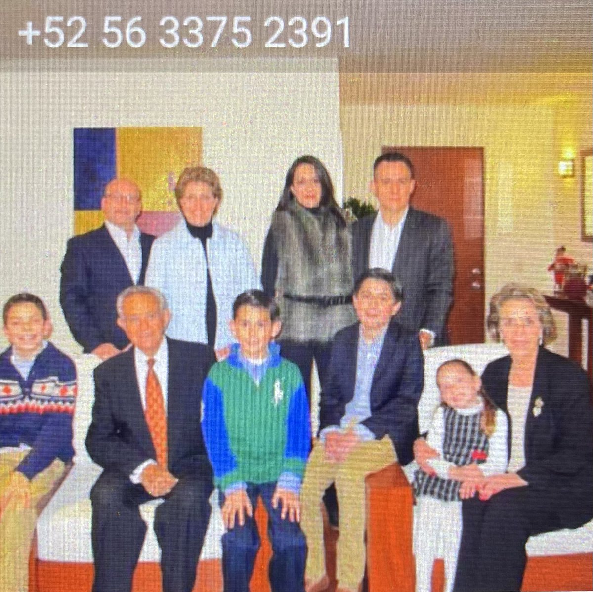 .<a href="/RicardoBSalinas/">Don Ricardo Salinas Pliego</a> esta persona José Javier Becerra Villalobos utiliza esta cuenta  de banco azteca4027665806841947 para extorsionar a personas. Mi papá que es una persona de la tercera edad,   le deposito 25 mil pesos. Podría bloquearle  la cuenta