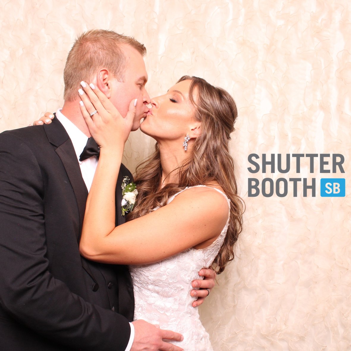 ShutterBoothLV tweet picture