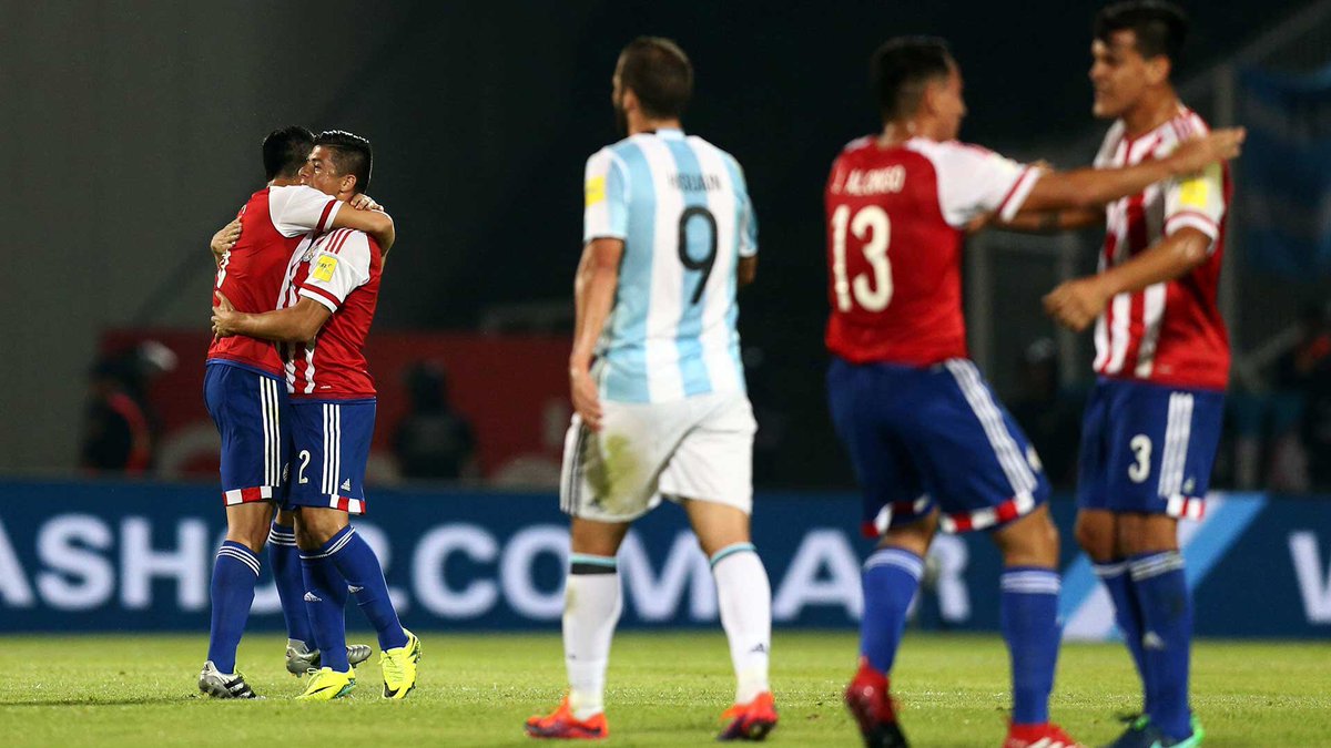 DeReboteok's tweet photo. ‼️🇦🇷 La última vez que Argentina perdió 2 partidos oficiales consecutivos fue hace ¡7 AÑOS!

11/10/2016 🆚 🇵🇾 0-1 en el Kempes (Derlis González)

10/11/2016 🆚 🇧🇷 0-3 en el Mineirão (Coutinho, Neymar y Paulinho)

🤔 Ambos por Eliminatorias Rusia 2018 y el DT era Edgardo Bauza. https://t.co/IFtDsVWsaB