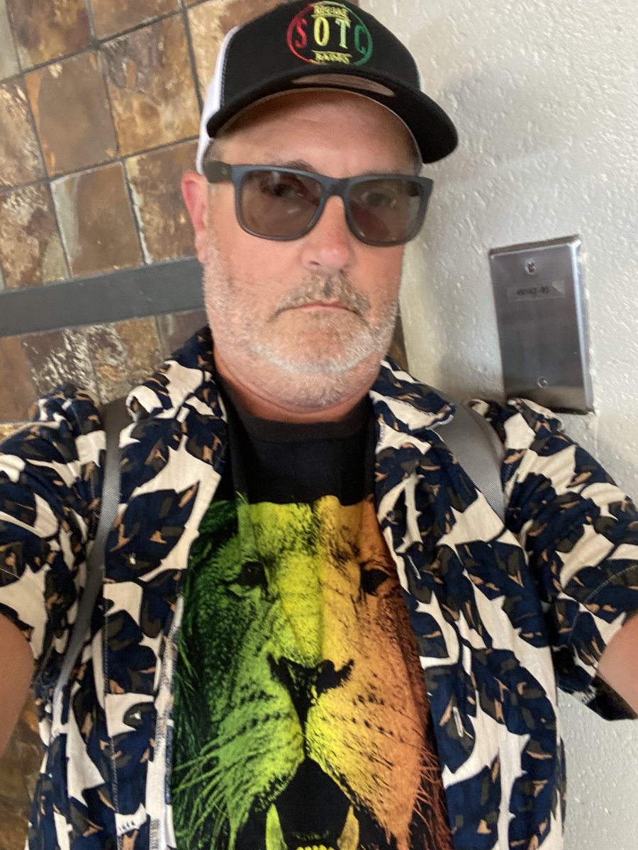 Selectajerry's tweet photo. On what is an amazing travel day so far the line โNo matter where we go, we are the lions in his kingdomโ keeps playing in my head #JahIsMyDriver #WalkGood #Balance ๐ฅ๐ถ๐ฆ https://t.co/KPNHQM5hsL