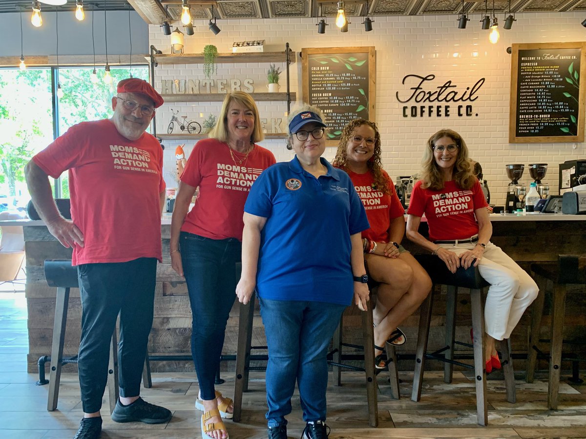 You love to see @MomsDemand  Central Florida volunteers meeting with  our former volunteer and current #GunSense and @Everytown endorsed rep, @RitaForFlorida! ⭐️Working together we will #EndGunViolence in our communities. 💙🌈 #FlaPol #MomsAreEverywhere