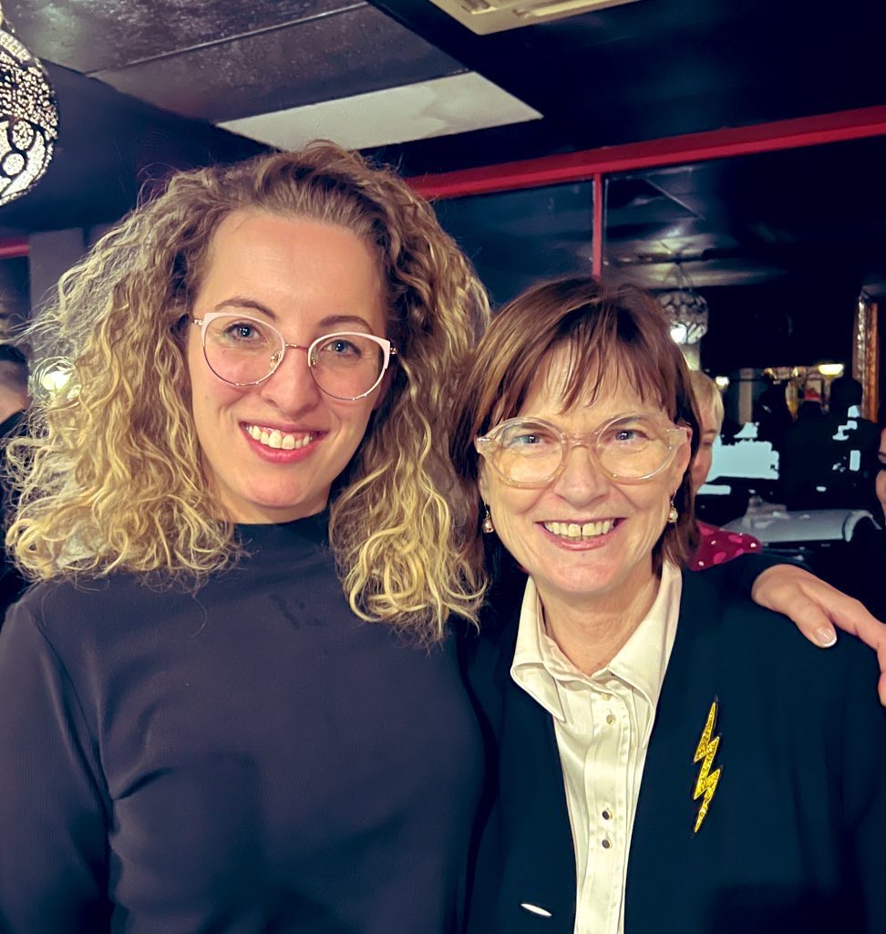 Thank you Minister <a href="/MaryAnneThomas/">Mary-Anne Thomas MP</a> for meeting with us, the Australian Lebanese Medical Association (ALMA) last night and talking all things health in Victoria! 

#health  #alma