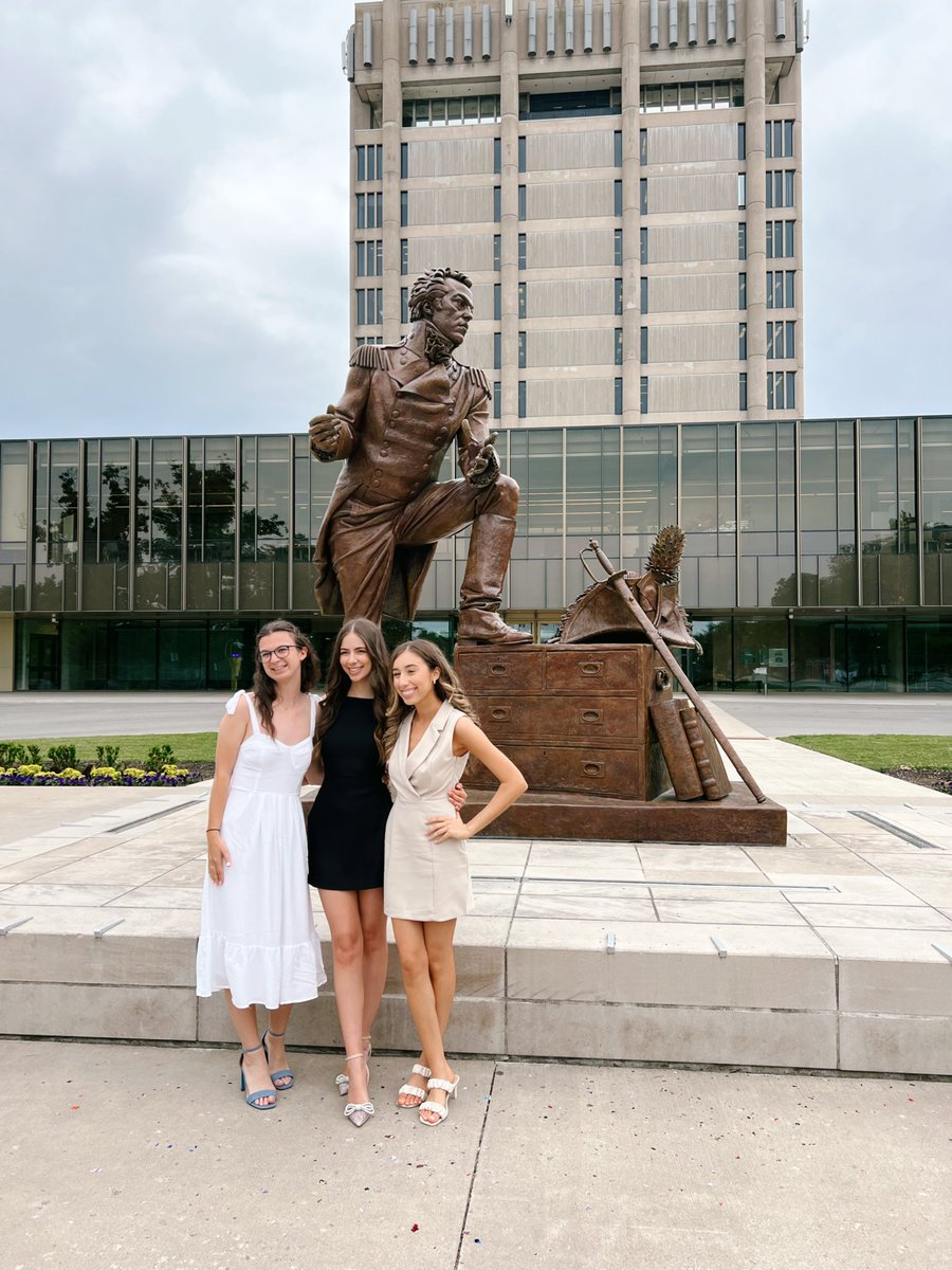 missrachellundy's tweet photo. Beyond proud to have graduated from @BrockUniversity with a Bachelor of Arts and a Bachelor of Education degree. 🍎 I can’t thank my family, friends and mentors enough for truly being my inspiration and my support through it all. I’m a proud #BrockGrad and proud teacher 🎓👩🏻‍🏫 https://t.co/DdeWx207vK