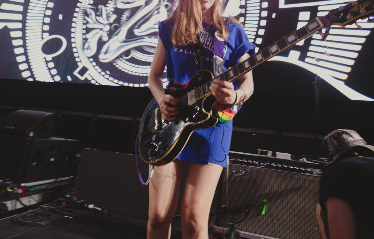 pr1sc1L4_777's tweet photo. Tocando en el PRIDE de Monterrey #Pride2023 #pridemty 🏳️‍🌈 arriba los gays las lesbianas trans y toda la comunidad queer ❤️‍🔥 https://t.co/zPGHaOmQAg