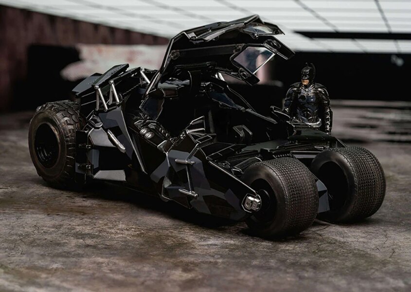 ICYMI: You can save Gotham City with this @JadaClub #TheDarkKnight Batmobile with Batman figure coming to #SDCC: sdccblog.com/2023/06/jada-t…