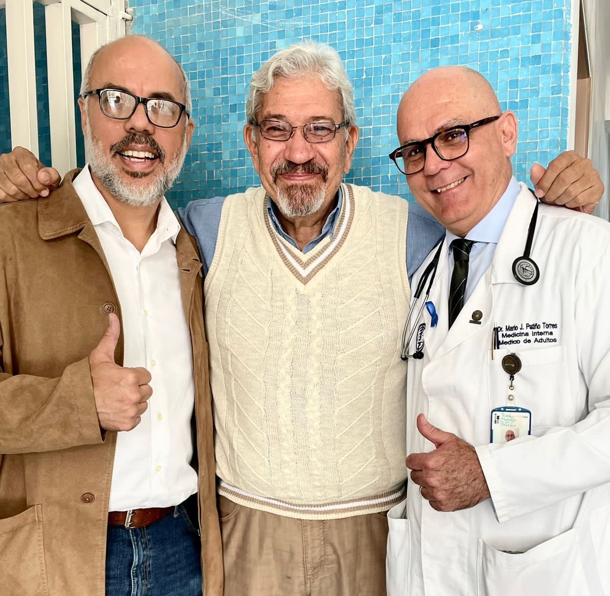 En la foto, tres colegas honestos y que tienen mucho que aportar a nuestra UCV. Tres buenos amigos: ⁦<a href="/humbertorojas66/">Humberto Rojas</a>⁩ , ⁦<a href="/nchittylaroche/">Nelson Chitty La Roche</a>⁩ y el Decano Electo de la Facultad de Medicina, @Dr.MarioPatiño. Es la Universidad que Avanza dejando atrás el pasado