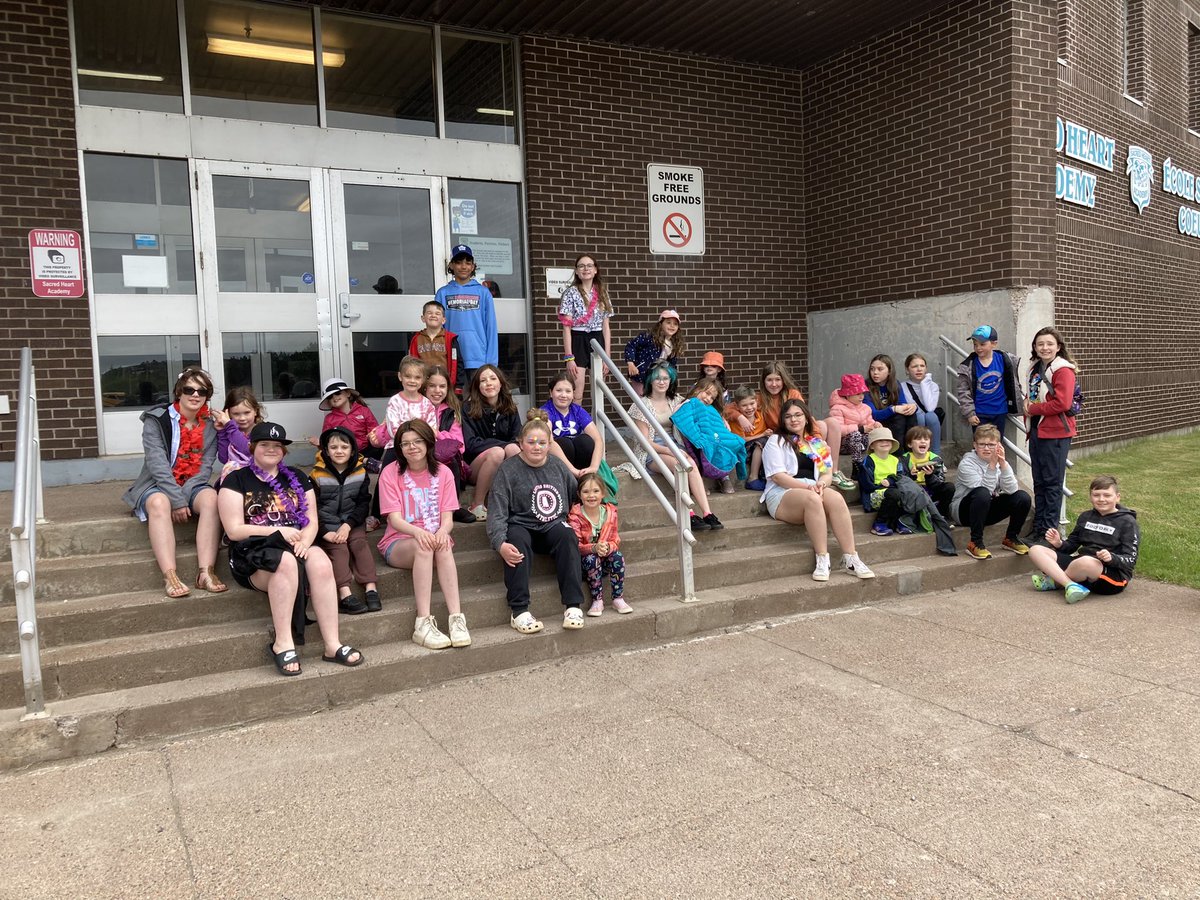 MsYoungSHA's tweet image. A little late posting but we had such fun with our Buddy Readers at Jane’s Pond. @SHA_NL