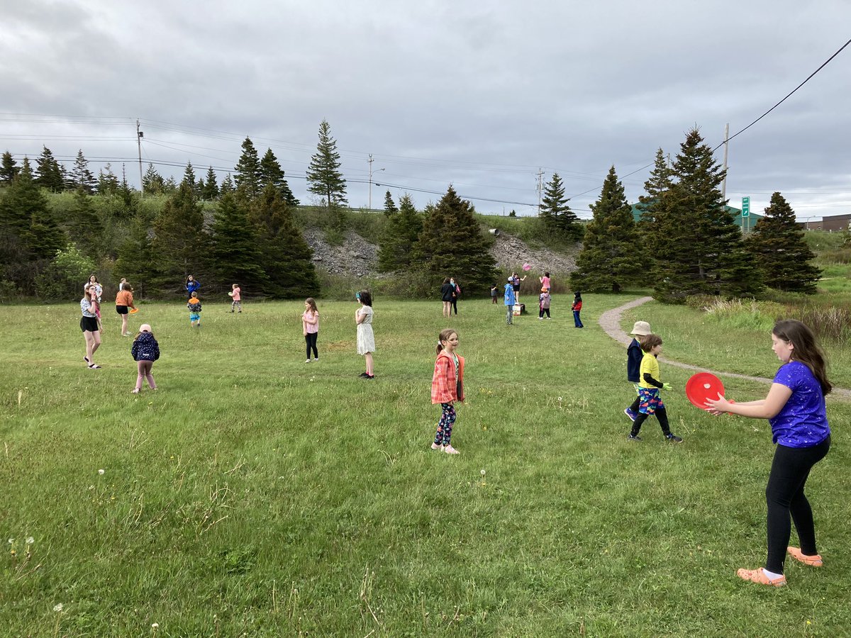 MsYoungSHA's tweet image. A little late posting but we had such fun with our Buddy Readers at Jane’s Pond. @SHA_NL