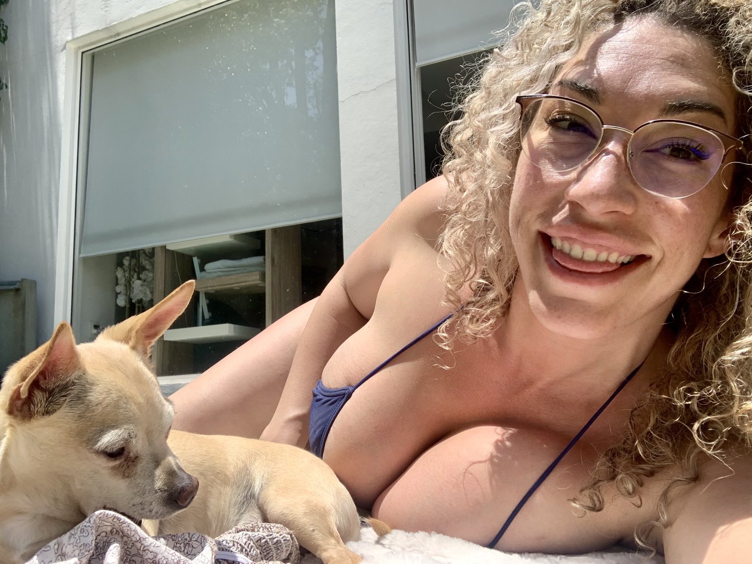 Vanessa James on Twitter: "☀️ We were laying out earlier. 😁😍🐶🦊 https://t.co/SCSjVocraD" / Twitter