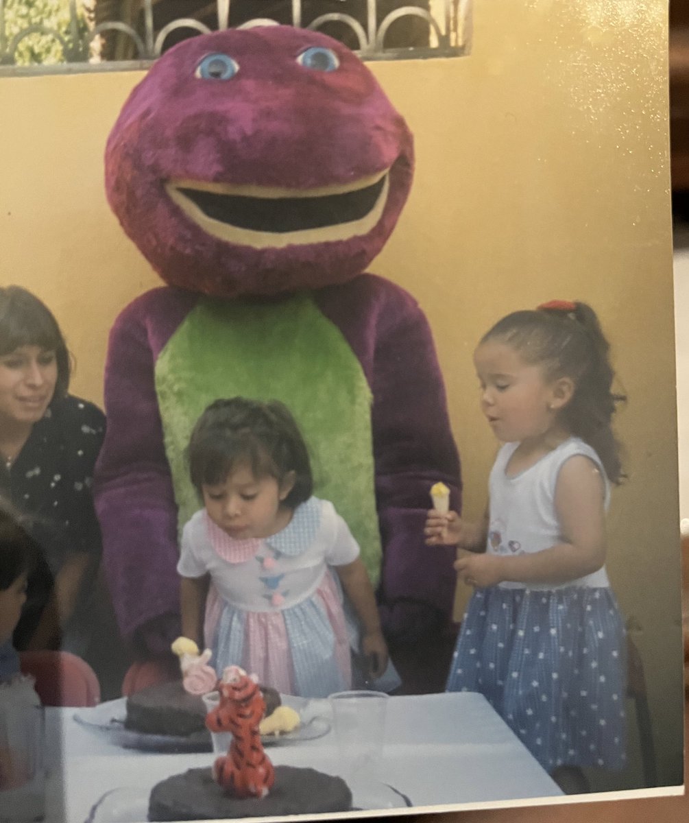Adrianagb97's tweet photo. Un día celebrábamos mi cumpleaños #3 y en unos meses celebraremos tu boda 🥺🥺
@AleAguilarEsc https://t.co/O09gVhyYvn