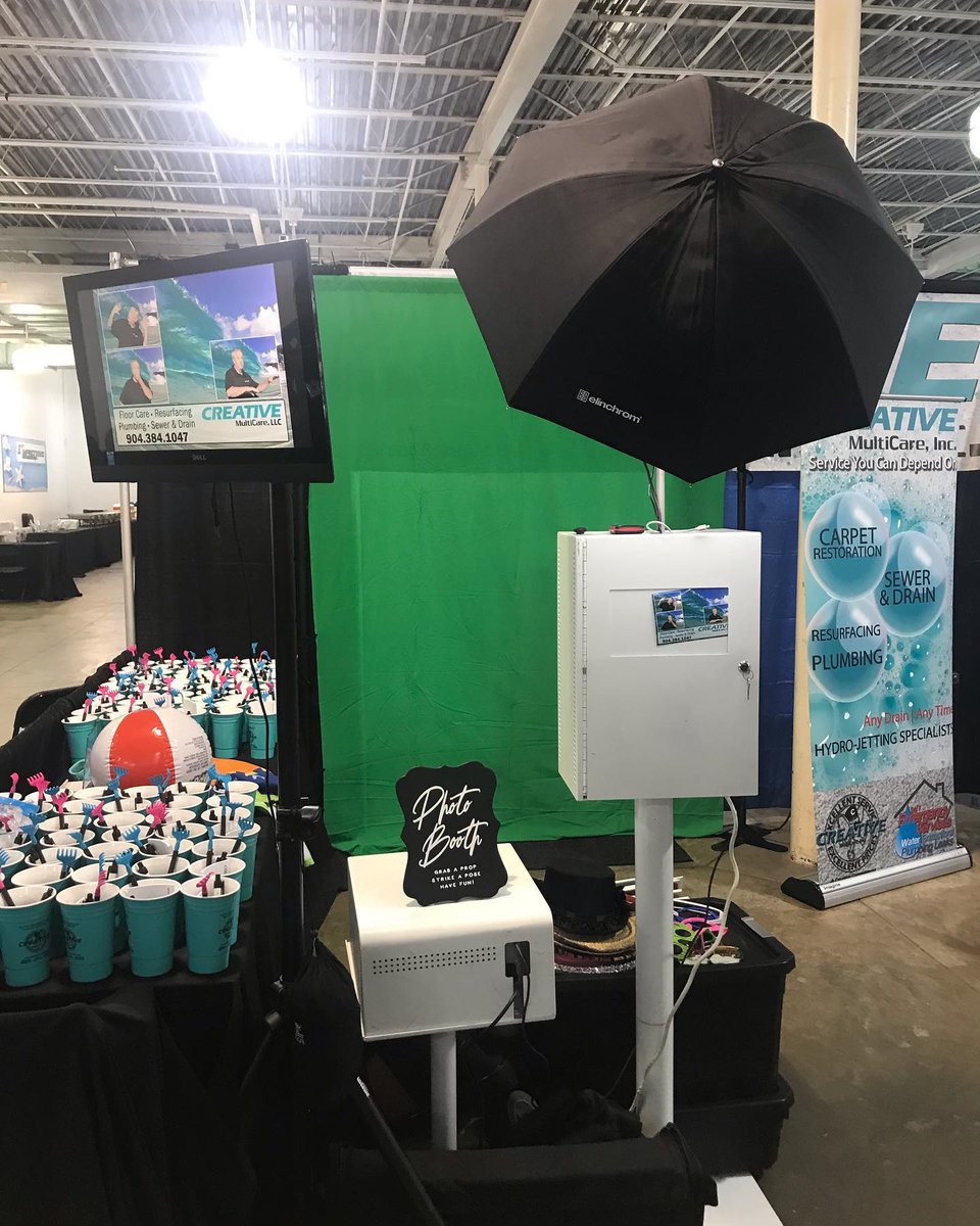 Green screen photo booth fun for Creative Multicare at the FCAA Annual Trade Show. We are offering 5 digital beach themed backdrop with 3 photos on a 4x6 instant print. 

#photoboothjax #jacksonvillephotobooth #igersjax #904happyhour #ilovejax #photobooth #instantphotocube #igers