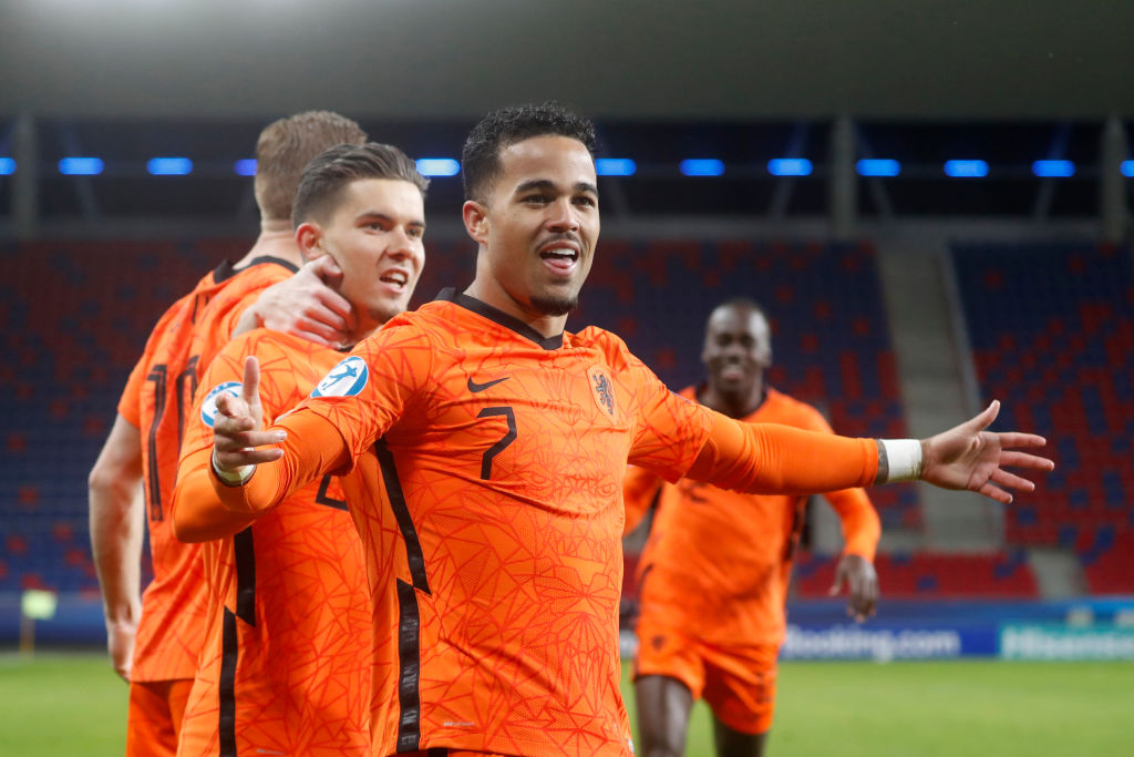 Negotiations continue between Bournemouth and AS Roma for Justin Kluivert. Dutch winger remains a key target also with Iraola as new coach. 🔴🍒

Talks ongoing for permanent transfer; it remains concrete possibility.