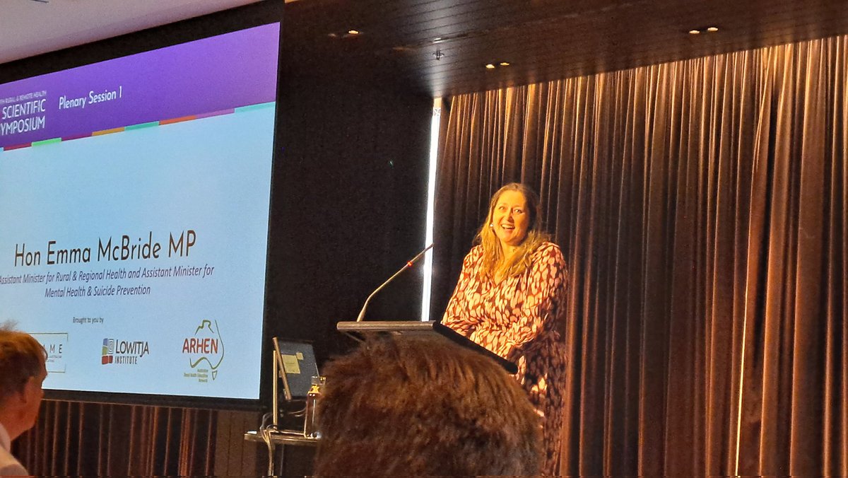 TrevillianSusan's tweet photo. #RuralHealthSymp23
1st Plenary... @Emma4Dobell describes federal govt funding reforms and investment in #ruralhealth research, training and workforce.
#SHPARuralRemote @the_shpa @NRHAlliance https://t.co/oDaXE2glgC
