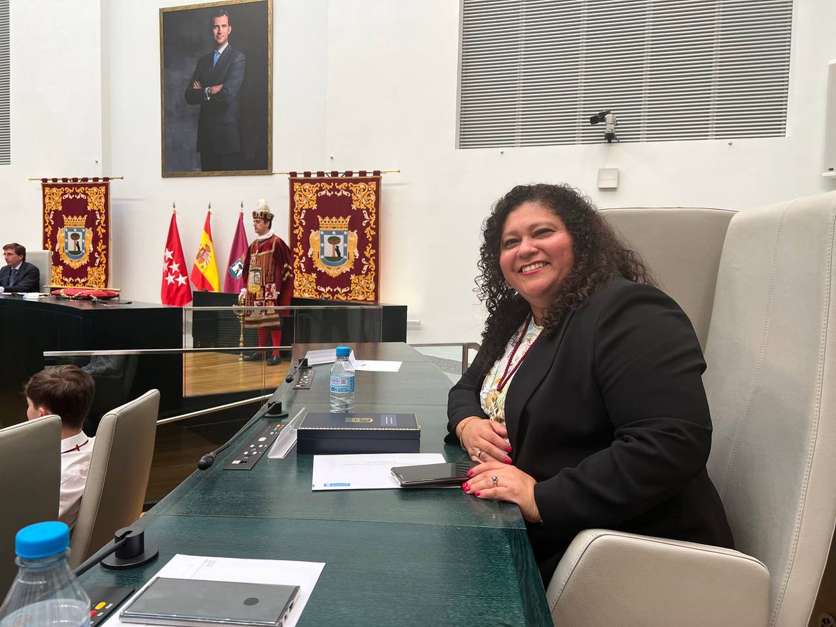 Caro_Elias_sv's tweet photo. Para mí es un verdadero honor ser la primera Salvadoreña Concejala de un Ayuntamiento en España.
Abriendo camino a nuestra diáspora, Haciendo historia! https://t.co/f70T89rJFT