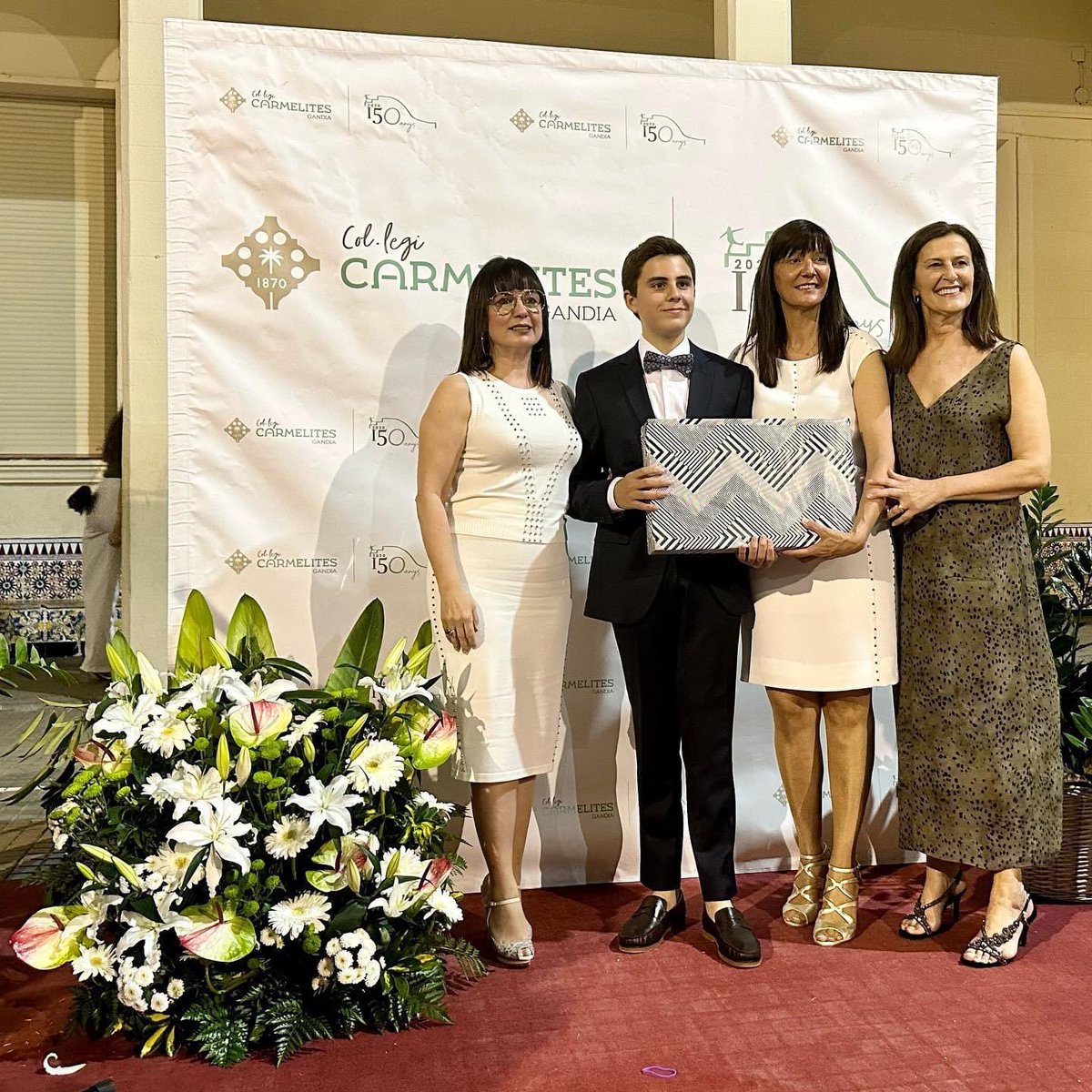 Vam lliurar el Premi Extraordinari al Millor Expedient Acadèmic de 4t d’ESO al nostre alumne Óscar Gual, del qual estem molt orgullosos. Enhorabona!

#graduacio #acomiadament #lliuramentorles #carmelitesgandia #eduquemlamentielcor  #somvedruna