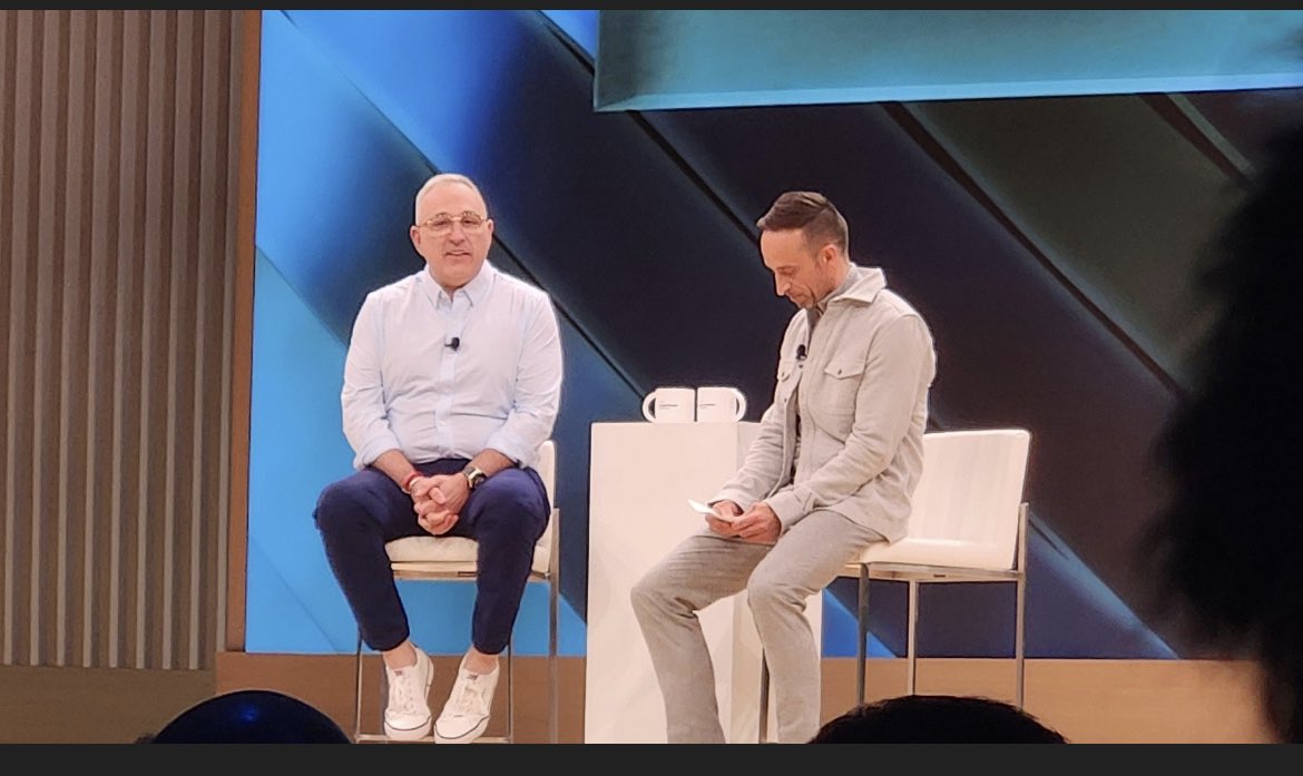 GauravShewaram1's tweet photo. @HPECAspire Fellow technologists, hope you are all enjoying the Aspire key note and a very inspiring and insightful chat with Antonio Neri! https://t.co/SoIE9la8by