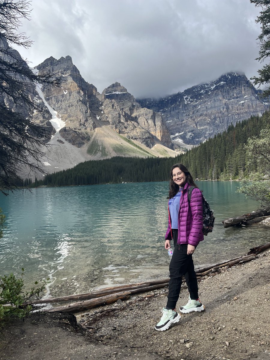 vickscalabrin's tweet photo. Fui pra Banff tirar fotos que parecem montagem 🤡 https://t.co/azVjv2oN2c