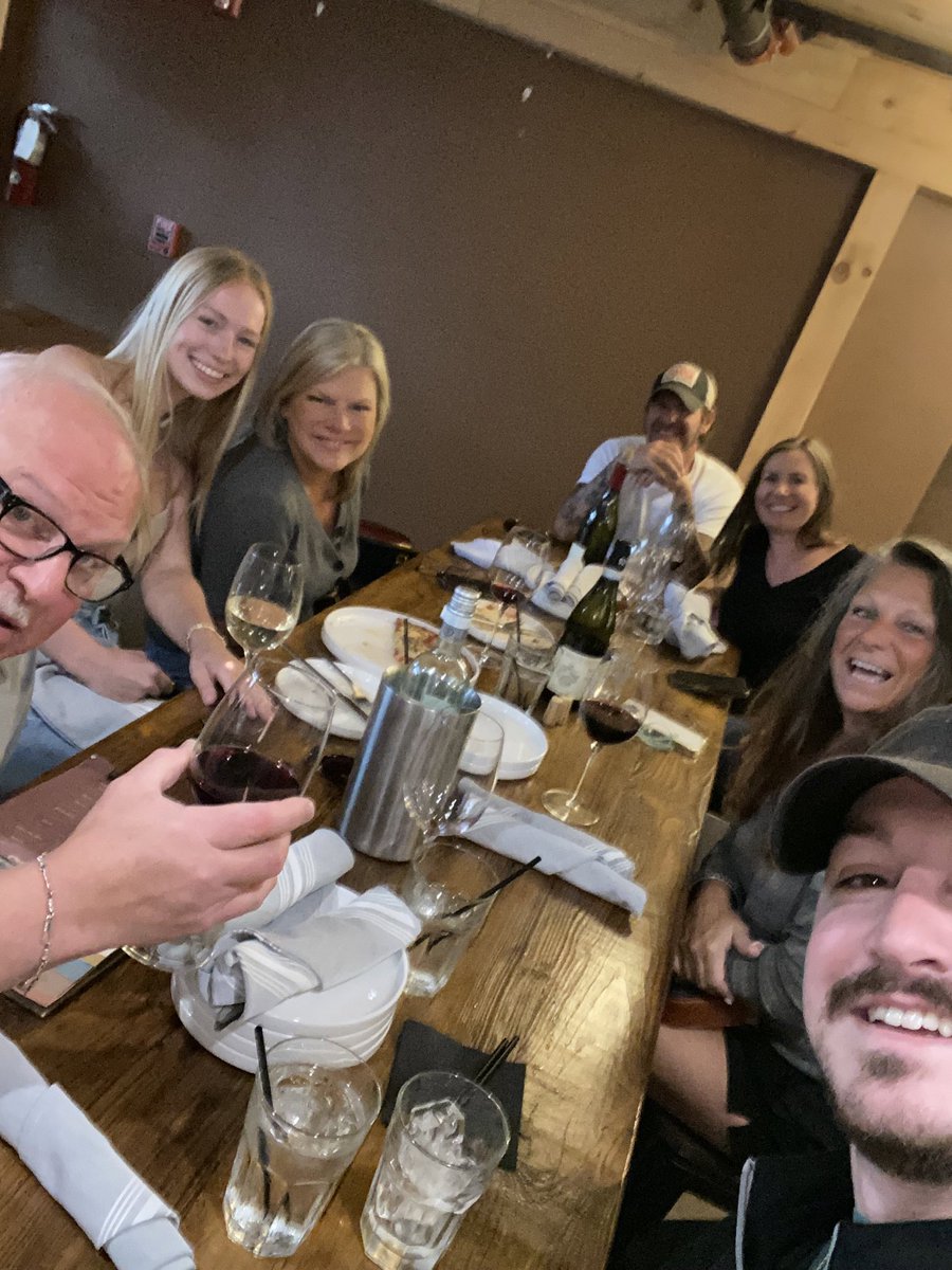 BeForKindness's tweet image. #RamCatCellarWine
#SenecaSC
Belly, Antnee, Abby, met Sani; 
A server w/ brown hair not tawny.
We drinking da wine taking our time;
Ram Cat Cellar has flatbreads sublime.
Joining us Kimbo, Mike, &amp;amp; Wendy;
Dem all don’t like perfume Gold Fendi.
Monte Degli Angeli Pinot;
Noir 2 go.