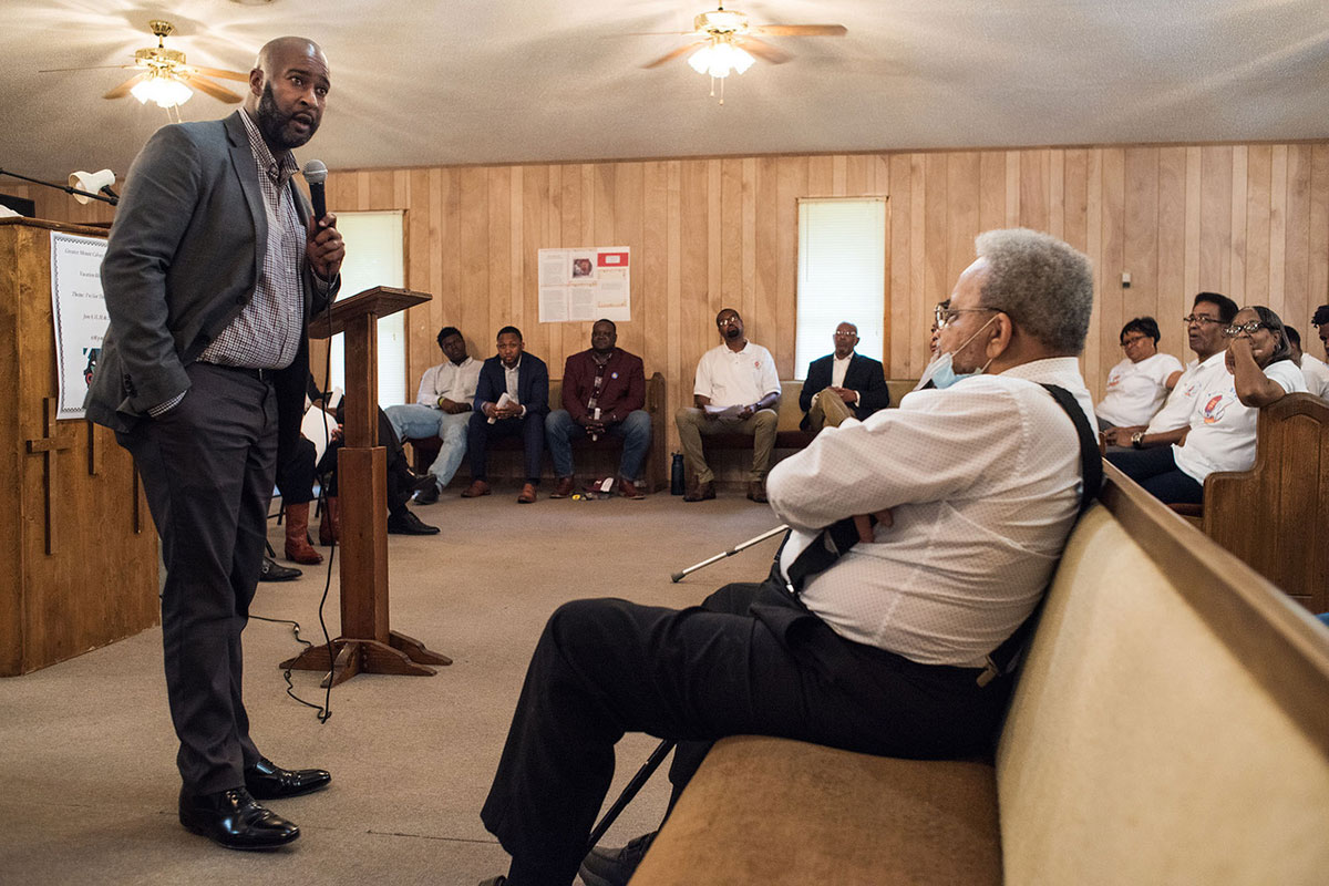 MSFreePress's tweet image. State offices remained open in Mississippi during the Juneteenth federal holiday, even though they were closed for Confederate Memorial Day on April 27.

mississippifreepress.org/34014/mississi…