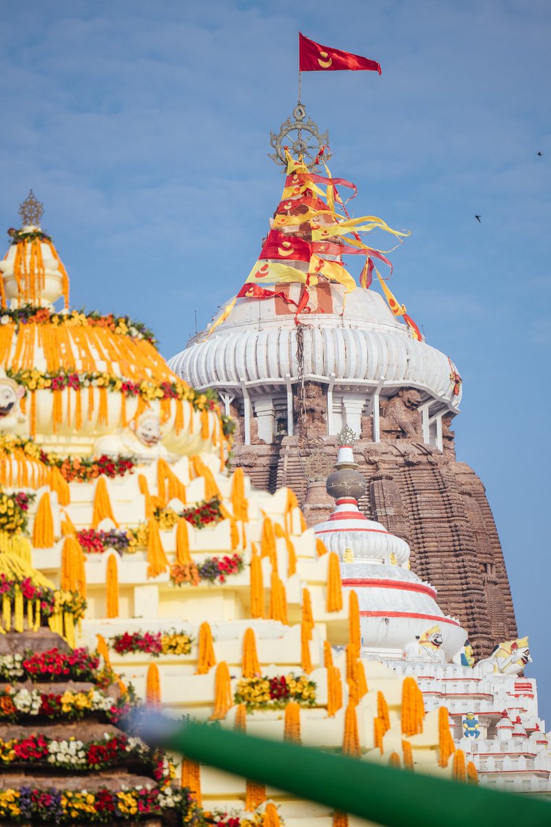MyPuriDigital's tweet photo. Wishing you all a heartfelt greeting on the auspicious occasion of Rath Yatra 2023! May the divine blessings of Lord Jagannath be with you always. 🙏🌼

#RathYatra2023 #JaiJagannath #BestWishes #morathyatra2023 #rathayatra #rathajatra #puri #jaijagannath #odisha 
#mypuri https://t.co/apAtNAZJoh