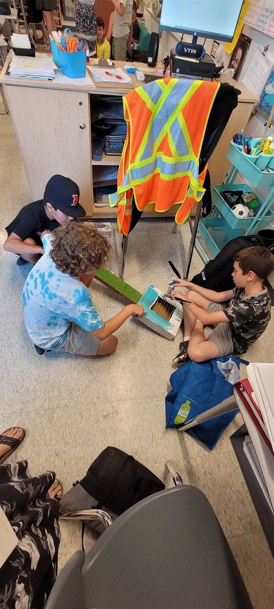 SRacco's tweet photo. We had so much fun learning about the properties of sound and making our own musical instruments to create sound. Check out our grade 4 rock band @svdptiger! https://t.co/T8Z1K1TGnK