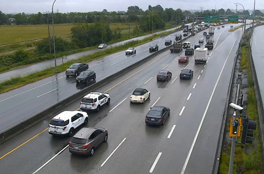 ⚠️UPDATE 2 - #BCHwy91 EB Vehicle incident at Westminster Hwy is blocking the left lane. The right and centre lanes are now open. Crews are on scene. Please watch for traffic control and expect delays. #Richmond #DeltaBC