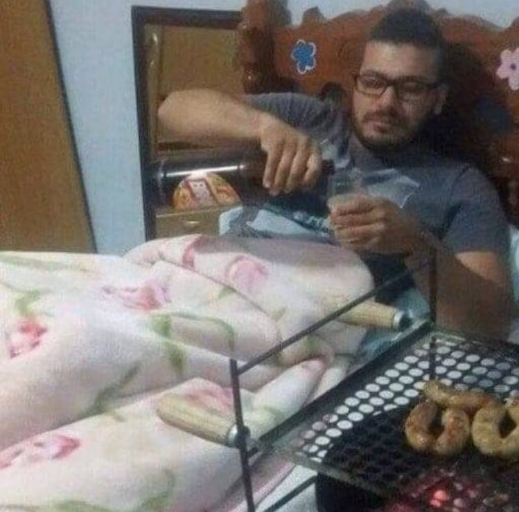 el capítulo ese de black mirror que la inteligencia replica todo lo que haces y lo sube a netflix si lo hacen conmigo la máquina solo tiene que poner esto: